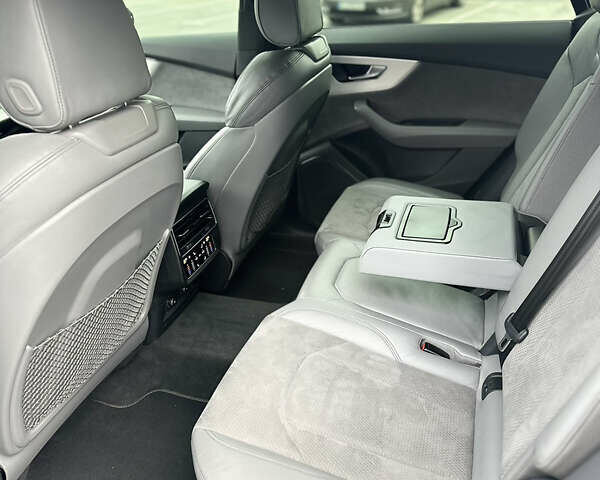 Белый Ауди Q8, объемом двигателя 2.97 л и пробегом 65 тыс. км за 65000 $, фото 22 на Automoto.ua