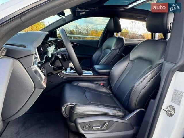 Белый Ауди Q8, объемом двигателя 2.97 л и пробегом 166 тыс. км за 57000 $, фото 22 на Automoto.ua