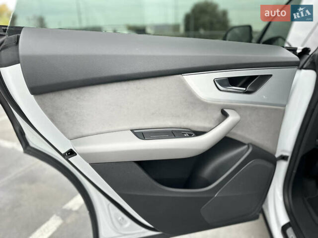 Белый Ауди Q8, объемом двигателя 2.97 л и пробегом 65 тыс. км за 65000 $, фото 24 на Automoto.ua