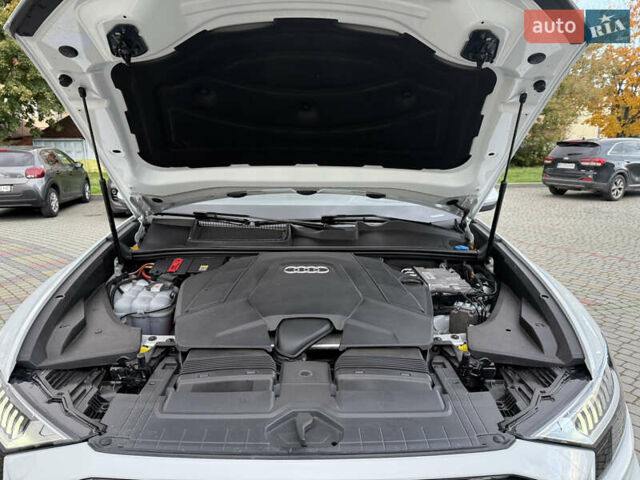 Ауди Q8 2020 в Львове на Automoto.ua Белый Ауди Q8, объемом двигателя 3 л и пробегом 76 тыс. км за 64100 $, фото 19 на Automoto.ua