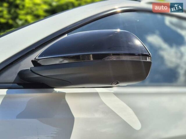Белый Ауди Q8, объемом двигателя 3 л и пробегом 62 тыс. км за 59999 $, фото 3 на Automoto.ua
