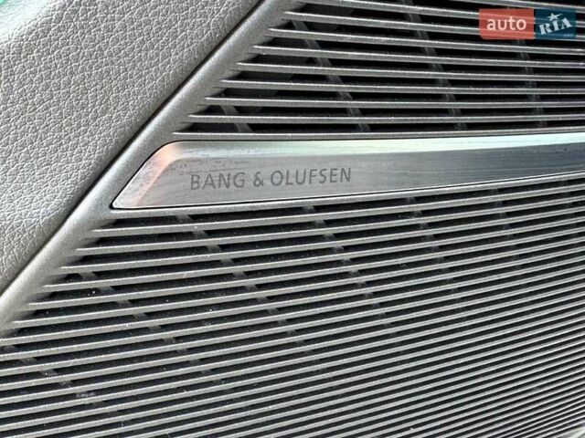 Белый Ауди Q8, объемом двигателя 3 л и пробегом 47 тыс. км за 68500 $, фото 28 на Automoto.ua