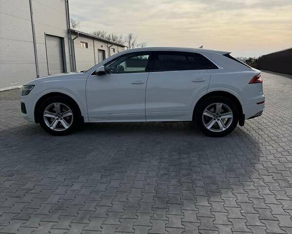 Білий Ауді Q8, об'ємом двигуна 2.97 л та пробігом 123 тис. км за 58000 $, фото 2 на Automoto.ua