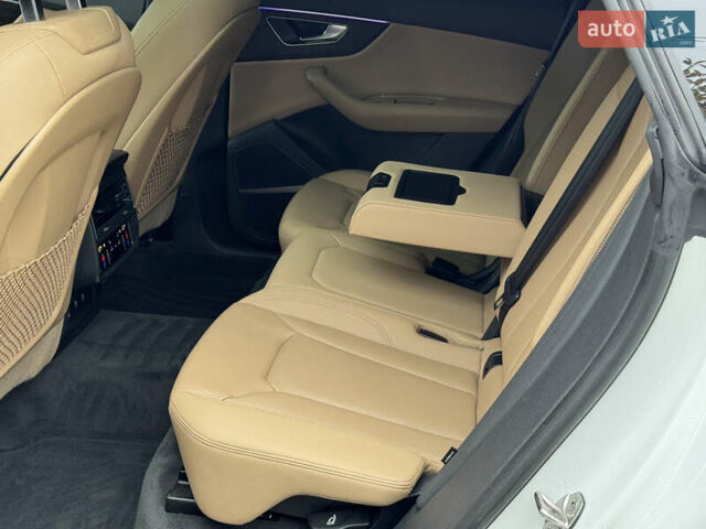 Ауді Q8 2021 у Києві на Automoto.ua Білий Ауді Q8, об'ємом двигуна 3 л та пробігом 102 тис. км за 57000 $, фото 44 на Automoto.ua