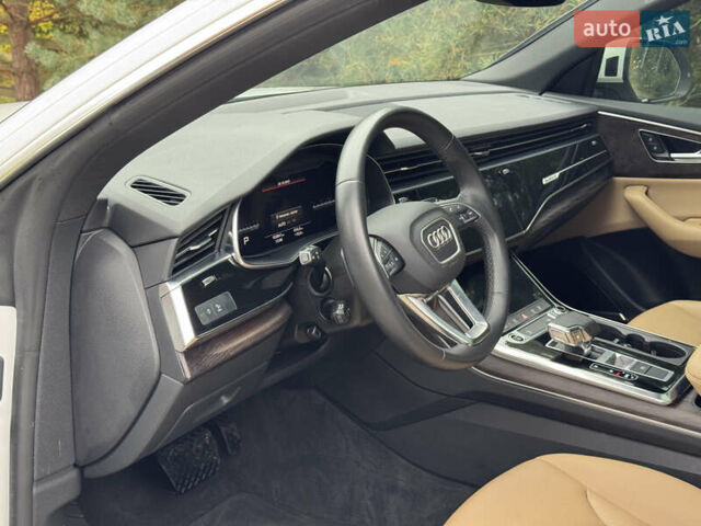 Ауді Q8 2021 у Києві на Automoto.ua Білий Ауді Q8, об'ємом двигуна 3 л та пробігом 102 тис. км за 57000 $, фото 24 на Automoto.ua