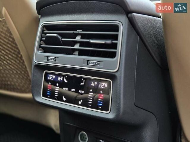 Белый Ауди Q8, объемом двигателя 3 л и пробегом 62 тыс. км за 59999 $, фото 43 на Automoto.ua