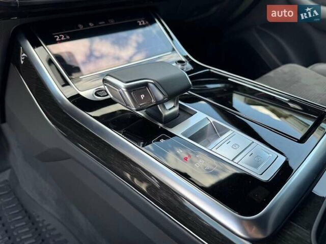 Белый Ауди Q8, объемом двигателя 3 л и пробегом 47 тыс. км за 68500 $, фото 40 на Automoto.ua