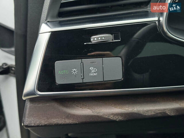 Білий Ауді Q8, об'ємом двигуна 3 л та пробігом 21 тис. км за 58990 $, фото 18 на Automoto.ua