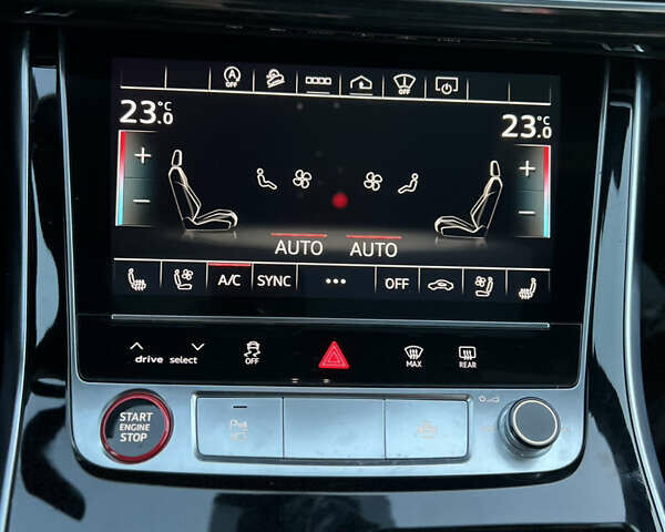 Белый Ауди Q8, объемом двигателя 3 л и пробегом 33 тыс. км за 67999 $, фото 42 на Automoto.ua