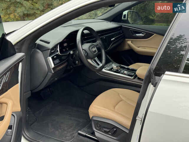 Ауді Q8 2021 у Києві на Automoto.ua Білий Ауді Q8, об'ємом двигуна 3 л та пробігом 102 тис. км за 57000 $, фото 23 на Automoto.ua