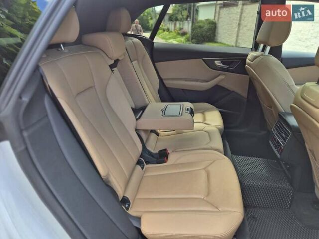 Белый Ауди Q8, объемом двигателя 3 л и пробегом 62 тыс. км за 59999 $, фото 44 на Automoto.ua