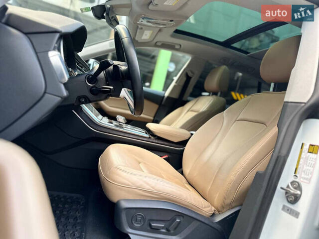 Белый Ауди Q8, объемом двигателя 3 л и пробегом 50 тыс. км за 58500 $, фото 15 на Automoto.ua