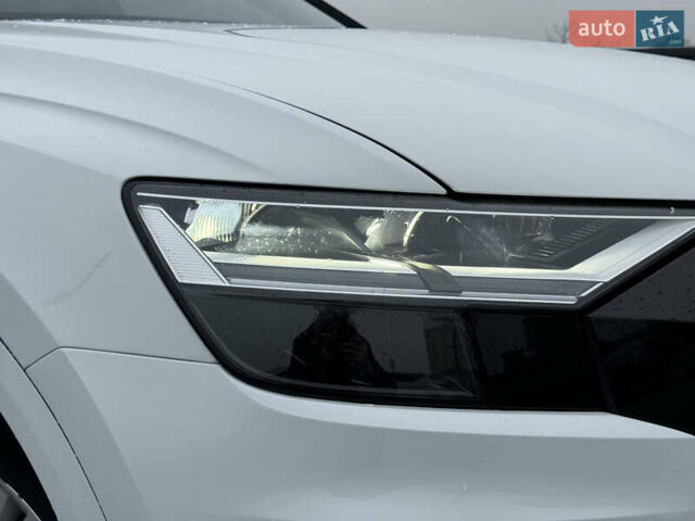 Белый Ауди Q8, объемом двигателя 3 л и пробегом 102 тыс. км за 52000 $, фото 21 на Automoto.ua