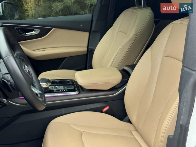 Ауді Q8 2021 у Києві на Automoto.ua Білий Ауді Q8, об'ємом двигуна 3 л та пробігом 102 тис. км за 57000 $, фото 42 на Automoto.ua