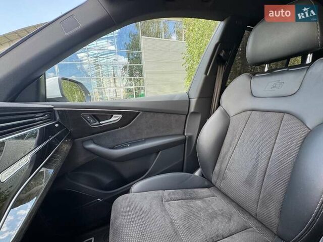 Белый Ауди Q8, объемом двигателя 3 л и пробегом 47 тыс. км за 68500 $, фото 61 на Automoto.ua