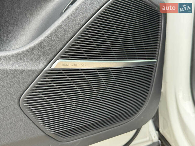Ауді Q8 2021 у Києві на Automoto.ua Білий Ауді Q8, об'ємом двигуна 3 л та пробігом 102 тис. км за 57000 $, фото 22 на Automoto.ua