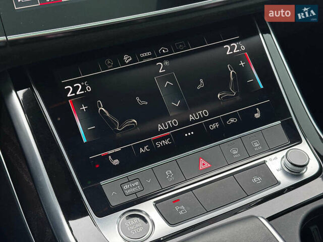 Білий Ауді Q8, об'ємом двигуна 3 л та пробігом 21 тис. км за 58990 $, фото 26 на Automoto.ua