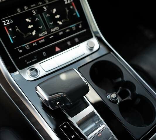 Белый Ауди Q8, объемом двигателя 3 л и пробегом 63 тыс. км за 69999 $, фото 18 на Automoto.ua