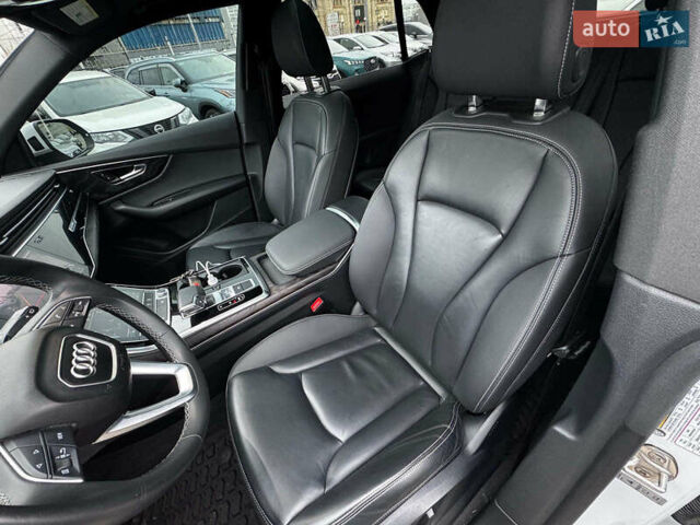 Білий Ауді Q8, об'ємом двигуна 3 л та пробігом 21 тис. км за 58990 $, фото 15 на Automoto.ua