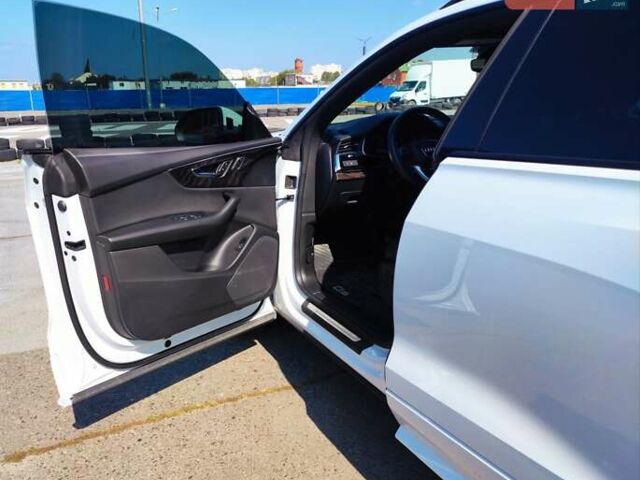 Білий Ауді Q8, об'ємом двигуна 3 л та пробігом 20 тис. км за 59000 $, фото 10 на Automoto.ua