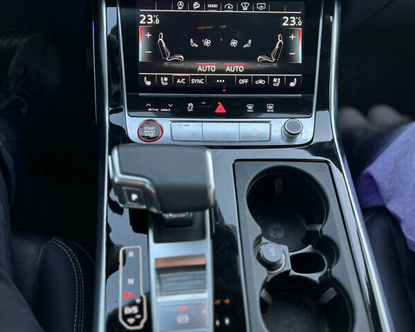 Белый Ауди Q8, объемом двигателя 3 л и пробегом 33 тыс. км за 67999 $, фото 46 на Automoto.ua