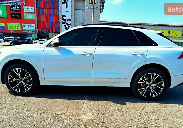 Білий Ауді Q8, об'ємом двигуна 3 л та пробігом 20 тис. км за 59000 $, фото 5 на Automoto.ua