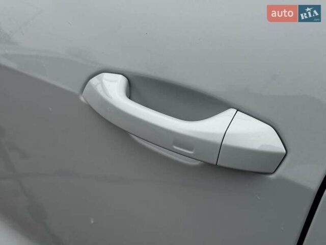Білий Ауді Q8, об'ємом двигуна 3 л та пробігом 21 тис. км за 58990 $, фото 11 на Automoto.ua