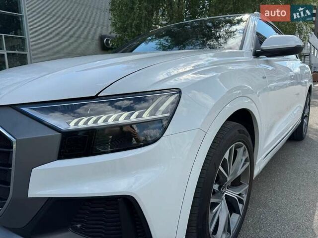 Белый Ауди Q8, объемом двигателя 3 л и пробегом 47 тыс. км за 68500 $, фото 1 на Automoto.ua