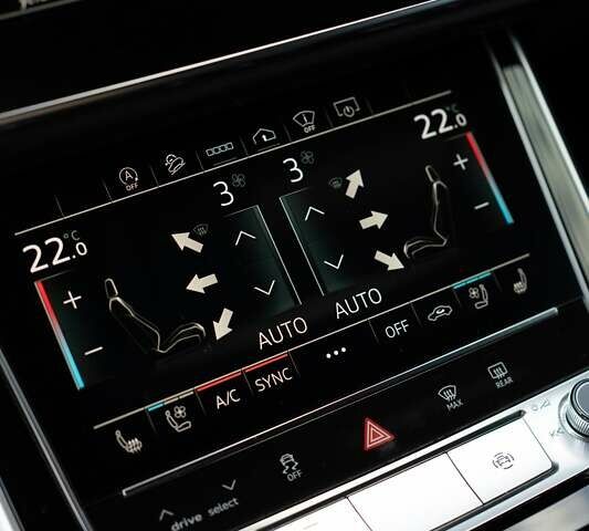 Белый Ауди Q8, объемом двигателя 3 л и пробегом 63 тыс. км за 69999 $, фото 17 на Automoto.ua