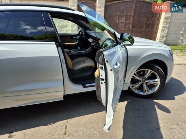 Белый Ауди Q8, объемом двигателя 3 л и пробегом 62 тыс. км за 59999 $, фото 19 на Automoto.ua