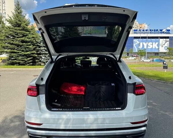 Белый Ауди Q8, объемом двигателя 3 л и пробегом 47 тыс. км за 68500 $, фото 13 на Automoto.ua