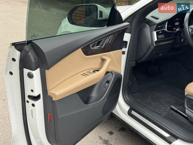 Ауді Q8 2021 у Києві на Automoto.ua Білий Ауді Q8, об'ємом двигуна 3 л та пробігом 102 тис. км за 57000 $, фото 28 на Automoto.ua