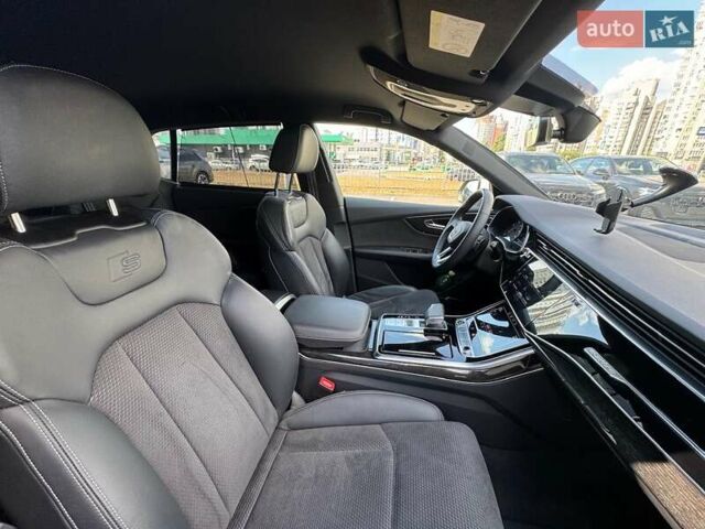 Белый Ауди Q8, объемом двигателя 3 л и пробегом 47 тыс. км за 68500 $, фото 75 на Automoto.ua