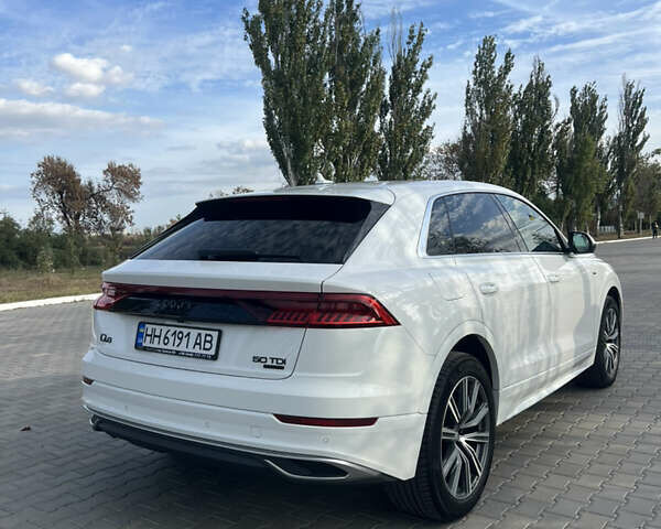 Белый Ауди Q8, объемом двигателя 2.97 л и пробегом 95 тыс. км за 63700 $, фото 4 на Automoto.ua