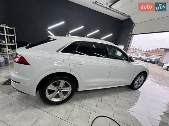 Белый Ауди Q8, объемом двигателя 2.97 л и пробегом 95 тыс. км за 63700 $, фото 4 на Automoto.ua