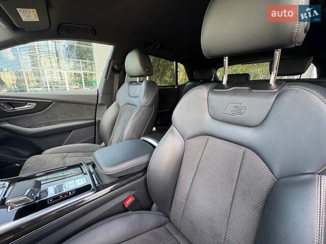 Белый Ауди Q8, объемом двигателя 3 л и пробегом 47 тыс. км за 68500 $, фото 32 на Automoto.ua