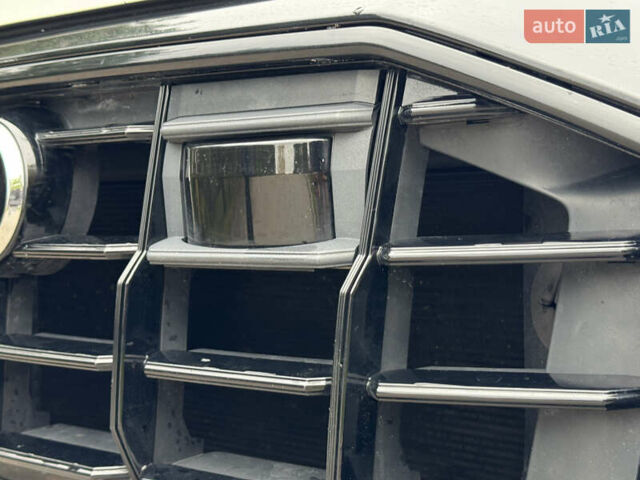 Ауді Q8 2021 у Києві на Automoto.ua Білий Ауді Q8, об'ємом двигуна 3 л та пробігом 102 тис. км за 57000 $, фото 21 на Automoto.ua