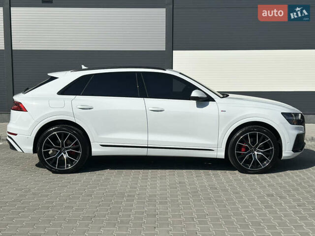 Белый Ауди Q8, объемом двигателя 3 л и пробегом 108 тыс. км за 59900 $, фото 3 на Automoto.ua
