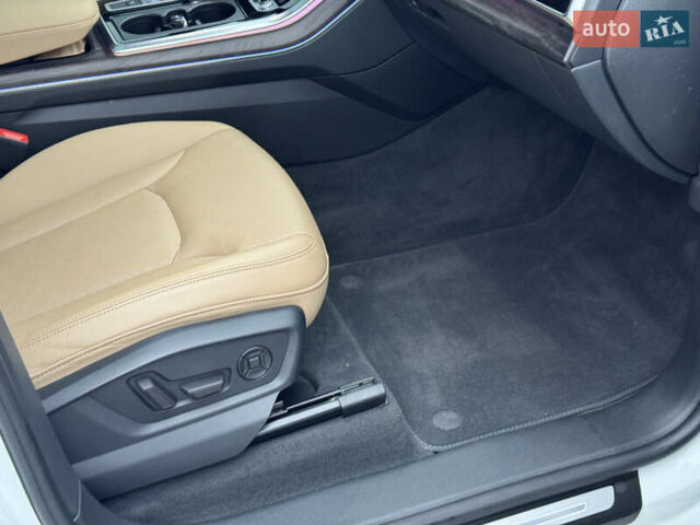 Белый Ауди Q8, объемом двигателя 3 л и пробегом 102 тыс. км за 52000 $, фото 32 на Automoto.ua