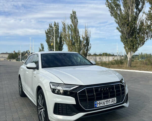 Белый Ауди Q8, объемом двигателя 2.97 л и пробегом 95 тыс. км за 63700 $, фото 3 на Automoto.ua
