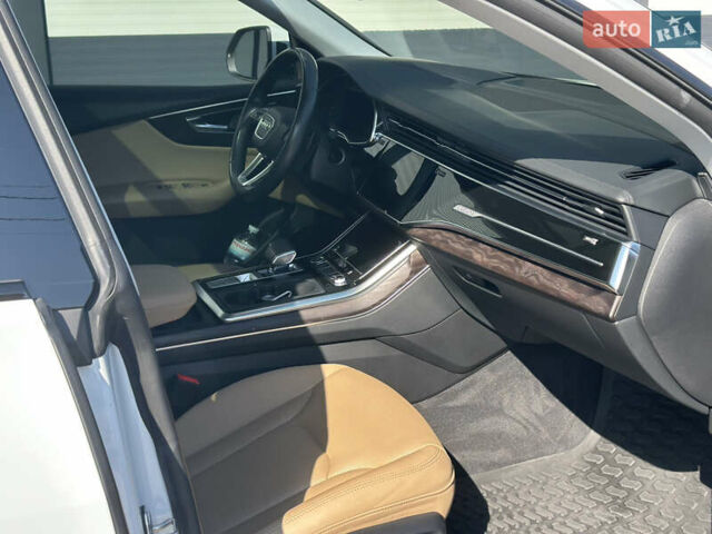 Белый Ауди Q8, объемом двигателя 3 л и пробегом 108 тыс. км за 59900 $, фото 13 на Automoto.ua