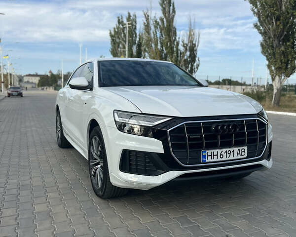 Белый Ауди Q8, объемом двигателя 2.97 л и пробегом 95 тыс. км за 63700 $, фото 2 на Automoto.ua