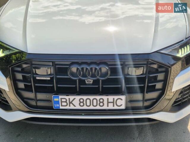 Белый Ауди Q8, объемом двигателя 3 л и пробегом 62 тыс. км за 59999 $, фото 4 на Automoto.ua