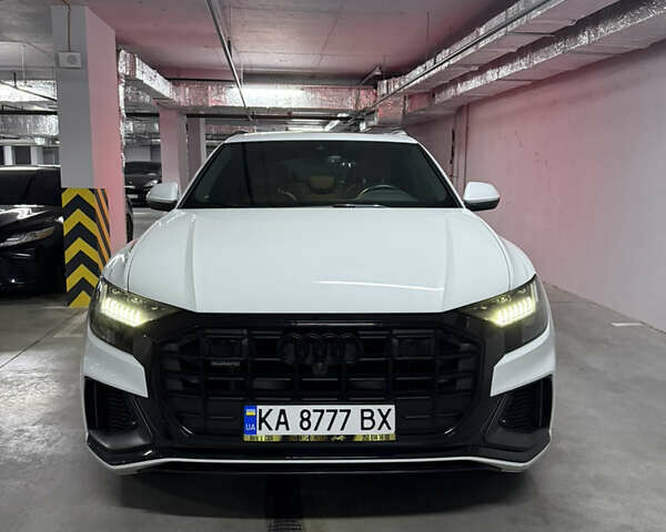 Белый Ауди Q8, объемом двигателя 3 л и пробегом 50 тыс. км за 70999 $, фото 1 на Automoto.ua