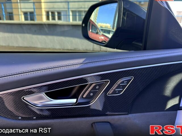 Белый Ауди Q8, объемом двигателя 4 л и пробегом 27 тыс. км за 94750 $, фото 7 на Automoto.ua