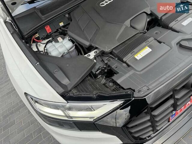 Белый Ауди Q8, объемом двигателя 3 л и пробегом 88 тыс. км за 56999 $, фото 36 на Automoto.ua