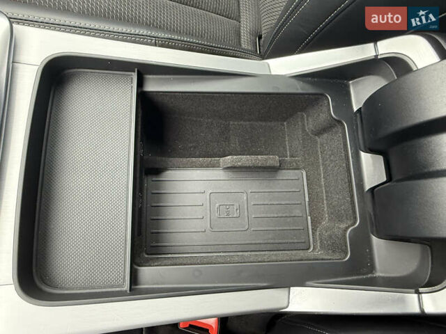 Білий Ауді Q8, об'ємом двигуна 2.97 л та пробігом 120 тис. км за 73900 $, фото 51 на Automoto.ua