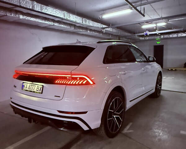 Белый Ауди Q8, объемом двигателя 3 л и пробегом 50 тыс. км за 70999 $, фото 4 на Automoto.ua