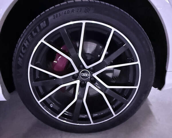 Белый Ауди Q8, объемом двигателя 3 л и пробегом 50 тыс. км за 70999 $, фото 17 на Automoto.ua