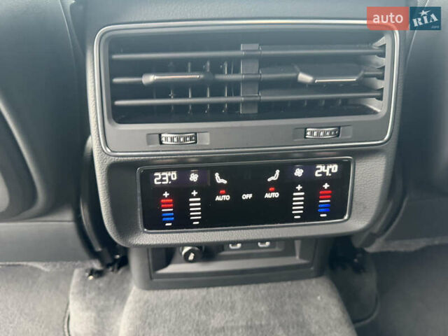 Білий Ауді Q8, об'ємом двигуна 2.97 л та пробігом 120 тис. км за 73900 $, фото 57 на Automoto.ua